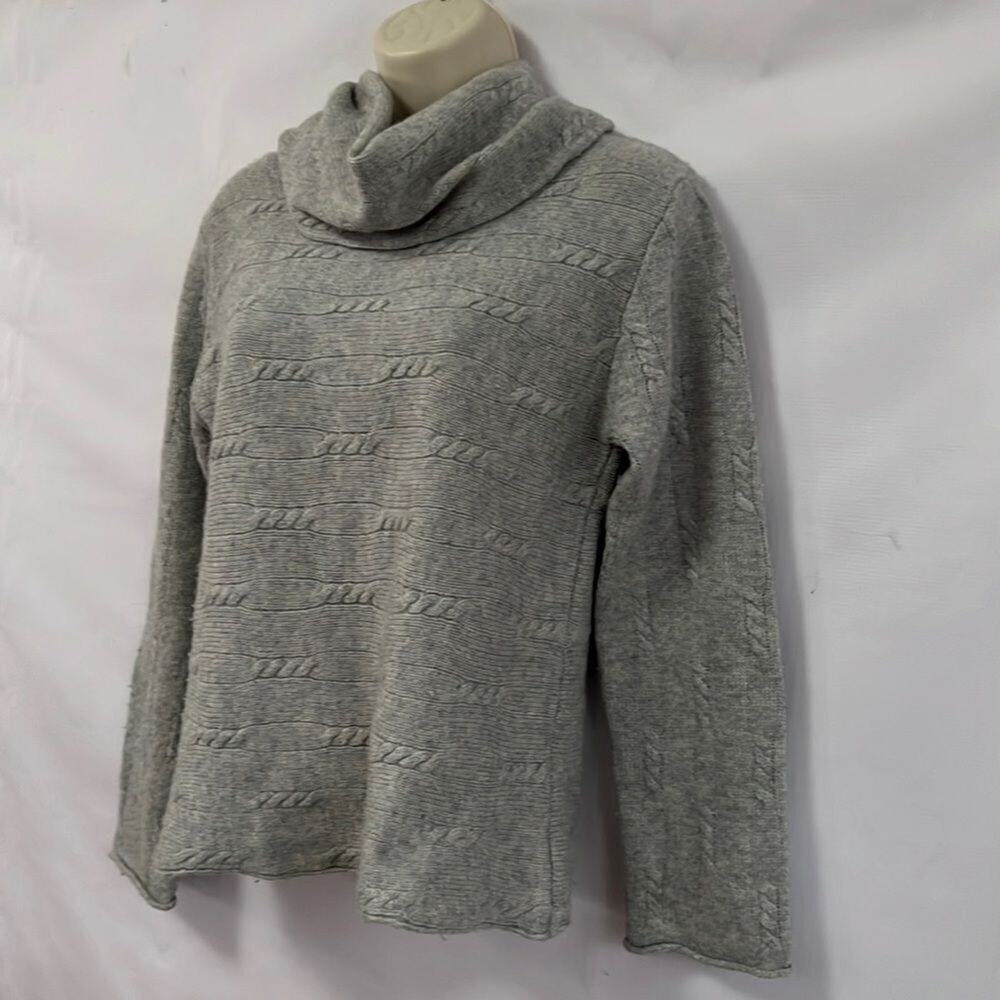 CHELSEA & THEODORE CASHMERE GREY SWEATER SIZE PM